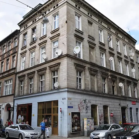 Penguin 2220 Apartman